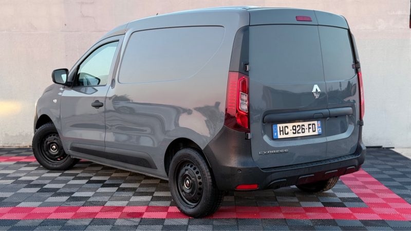 RENAULT EXPRESS 1.5 BLUE DCI 75CH CONFORT 22 FULL OPTIONS PREMIÈRE MAINS 