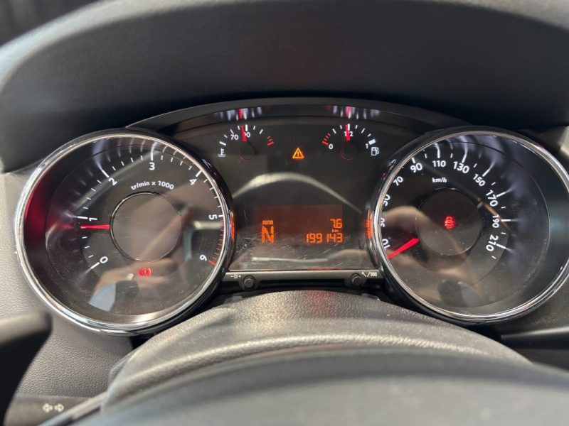 Peugeot 3008 1.6 e-HDi 115ch Allure - Boîte automatique - Entretien suivi