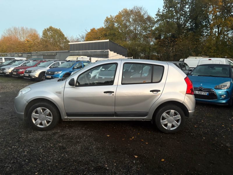 SANDERO 1.4 MPI 75cv ECO2 AMBIANCE embrayage, plus distribution neuf garantie , 12 mois