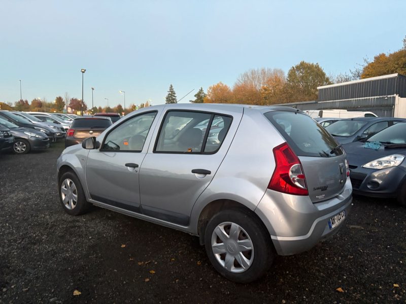 SANDERO 1.4 MPI 75cv ECO2 AMBIANCE embrayage, plus distribution neuf garantie , 12 mois
