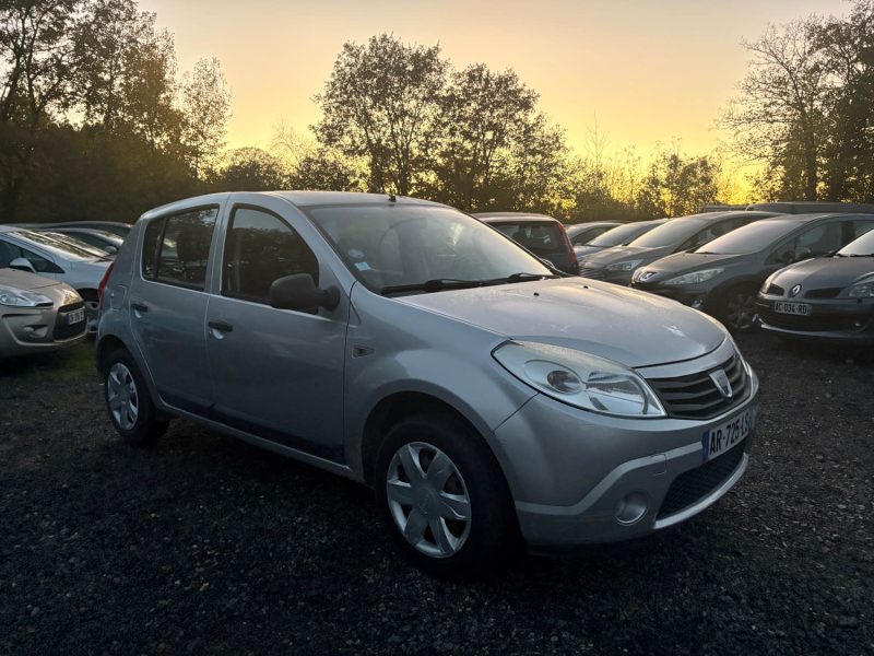 SANDERO 1.4 MPI 75cv ECO2 AMBIANCE embrayage, plus distribution neuf garantie , 12 mois