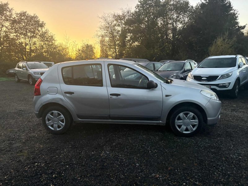 SANDERO 1.4 MPI 75cv ECO2 AMBIANCE embrayage, plus distribution neuf garantie , 12 mois