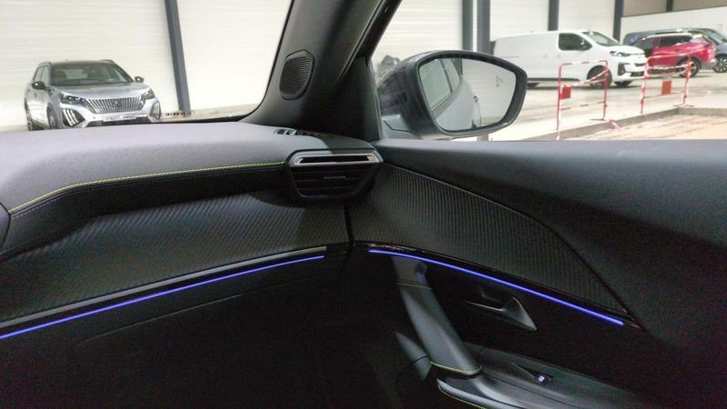 Peugeot 2008 Hybrid 145 e-dcs6 gt + pack vision & navigation drive assist plus