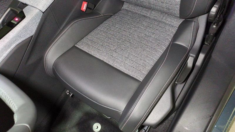 Peugeot 5008 nouveau Hybrid 145 e-dcs6 7pl allure + pack panoramic navigation +  360 vision & drive assist