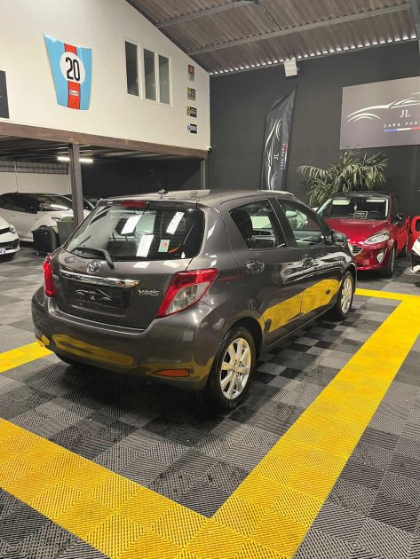  MAGNIFIQUE TOYOTA YARIS 1.0 69CH  ( CLIMATISATION, RADAR DE RECUL) 