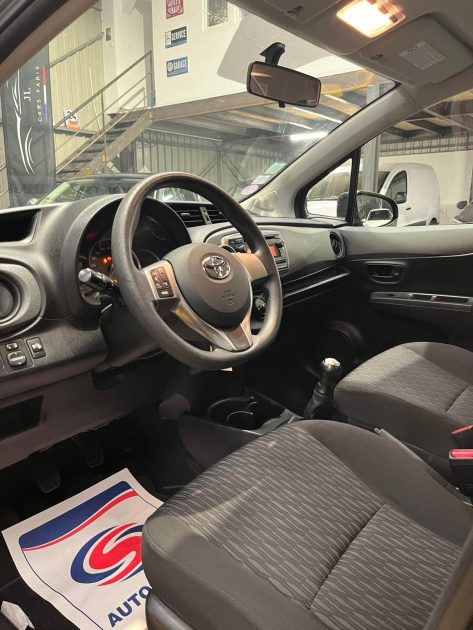  MAGNIFIQUE TOYOTA YARIS 1.0 69CH  ( CLIMATISATION, RADAR DE RECUL) 