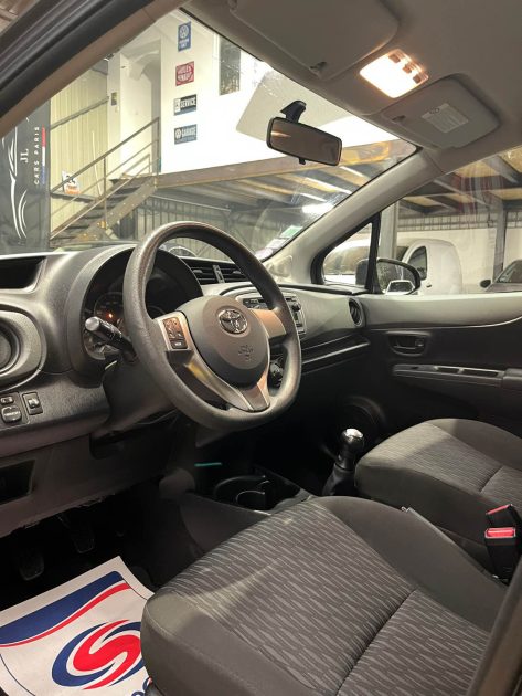  MAGNIFIQUE TOYOTA YARIS 1.0 69CH  ( CLIMATISATION, RADAR DE RECUL) 