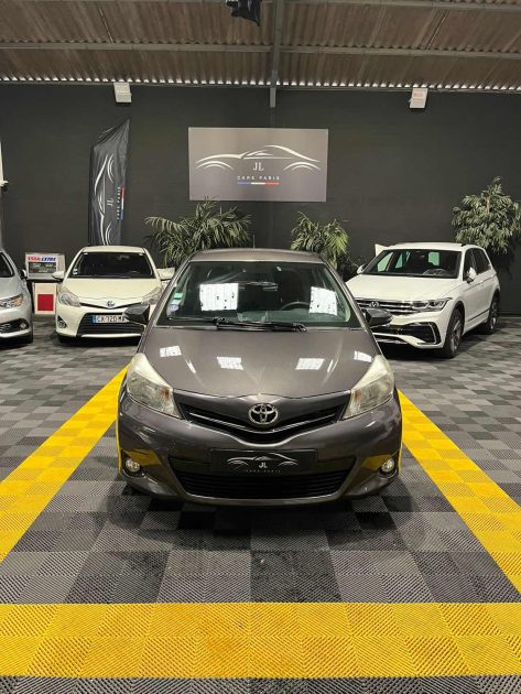  MAGNIFIQUE TOYOTA YARIS 1.0 69CH  ( CLIMATISATION, RADAR DE RECUL) 