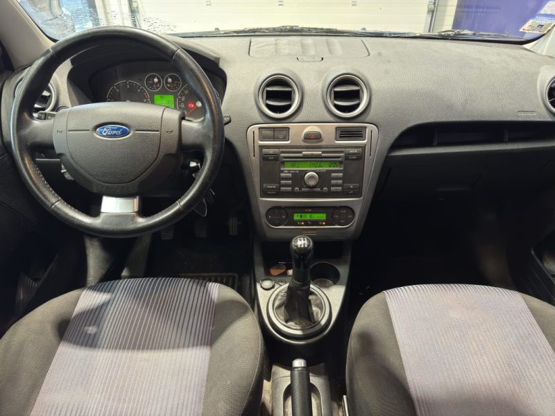 Ford Fusion 1.4 TDCI 68CH - Attelage - Climatisation