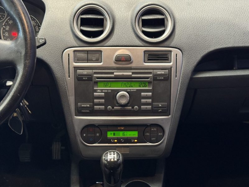 Ford Fusion 1.4 TDCI 68CH - Attelage - Climatisation