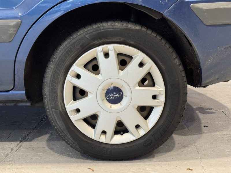 Ford Fusion 1.4 TDCI 68CH - Attelage - Climatisation