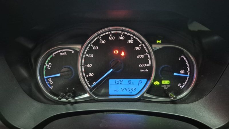 TOYOTA YARIS HYBRIDE 100CV FRANCE BUSINESS/1 ERE MAIN/TVA RECUP 2020