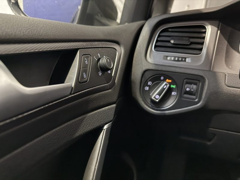 VOLKSWAGEN GOLF 7 1.4 TSI 125CH LOUNGE DSG 7 / TOIT OUVRANT / PREMIERE MAIN 