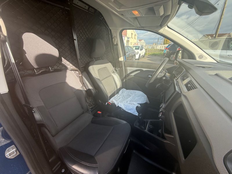 RENAULT EXPRESS VAN 1.3I - 16V TURBO TCE 100CV POUR EXPORT 2023