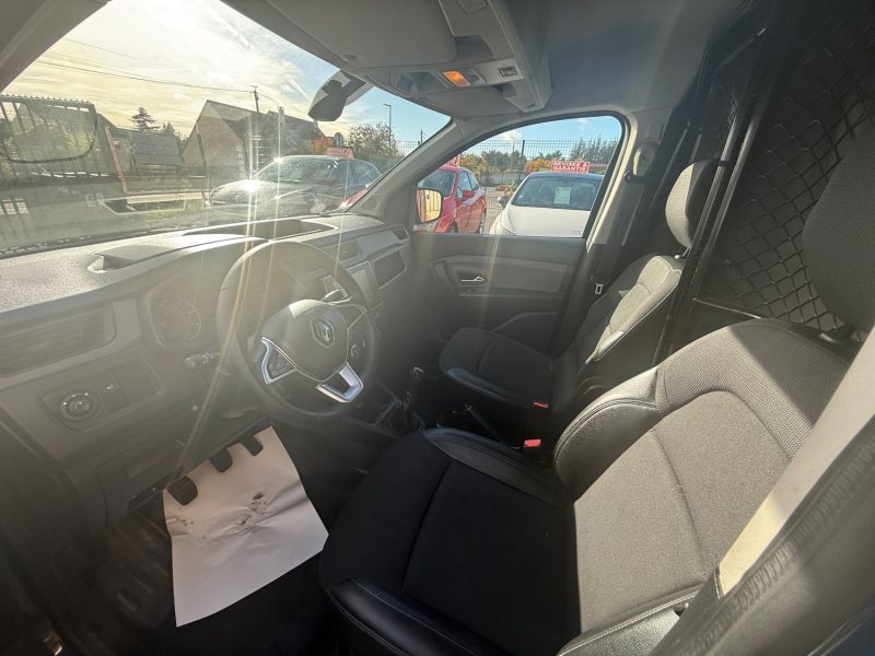 RENAULT EXPRESS VAN 1.3I - 16V TURBO TCE 100CV POUR EXPORT 2023