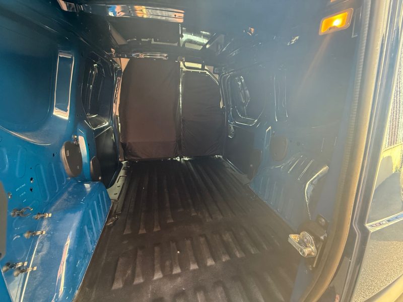 RENAULT EXPRESS VAN 1.3I - 16V TURBO TCE 100CV POUR EXPORT 2023