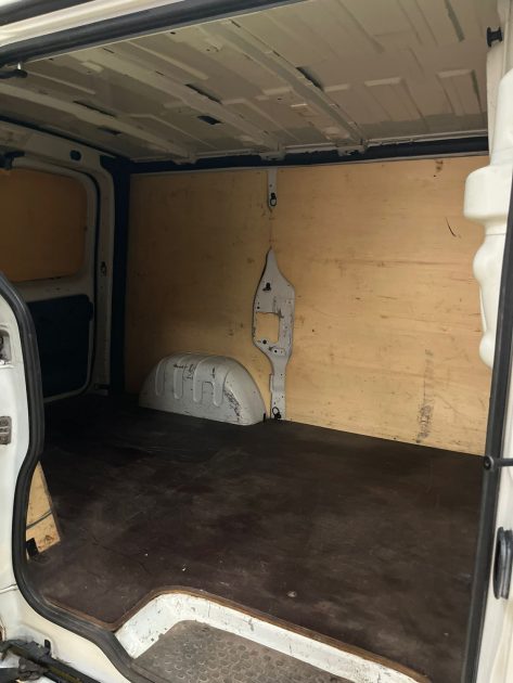 MAGNIFIQUE RENAULT TRAFIC L1 H1 1.6 DCI 120CH ENERGY (GPS, RADAR DE RECUL, CLIMATISATION, BLUETOOTH)