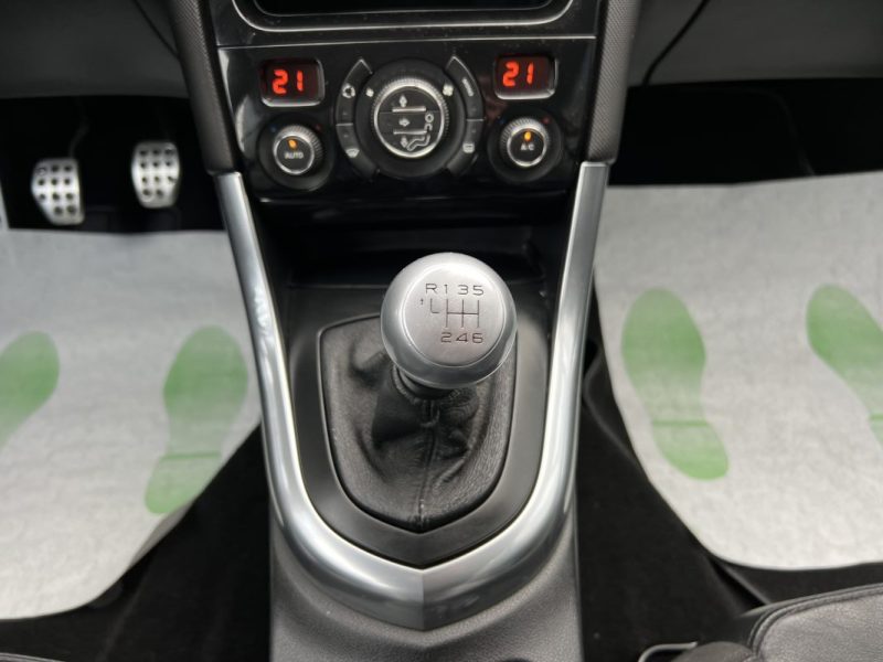 PEUGEOT 308 CC CABRIOLET FELINE 2.0 HDI 140 INTERIEUR CUIR GPS 82 800 Kms CRIT AIR 2 - GARANTIE 1 AN