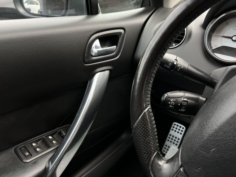 PEUGEOT 308 CC CABRIOLET FELINE 2.0 HDI 140 INTERIEUR CUIR GPS 82 800 Kms CRIT AIR 2 - GARANTIE 1 AN