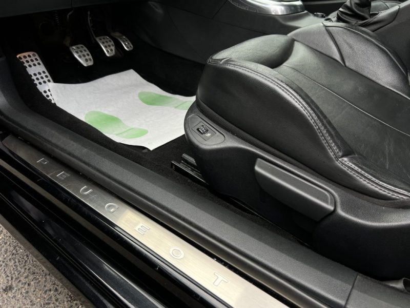 PEUGEOT 308 CC CABRIOLET FELINE 2.0 HDI 140 INTERIEUR CUIR GPS 82 800 Kms CRIT AIR 2 - GARANTIE 1 AN