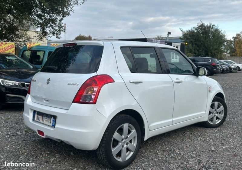 ✅ 2nd main Suzuki Swift 1.3 essence – 92 ch – Boîte manuelle – 5 portes