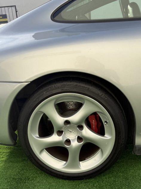 PORSCHE 911 (996) CARRERA 4S 3.6 COUPE 320 CV / TOIT OUVRANT / FULL CUIR 
