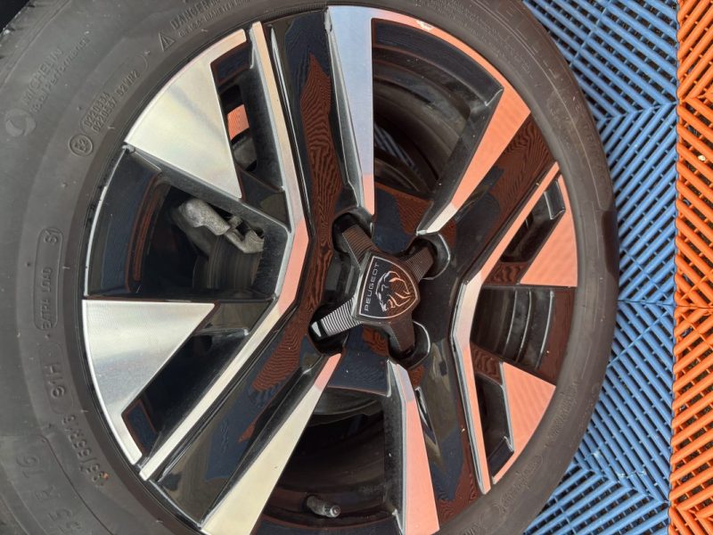 PEUGEOT 208 HYBRID 100 ACTIVE E-DCS 2024