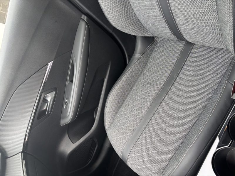 PEUGEOT 208 HYBRID 100 ACTIVE E-DCS 2024