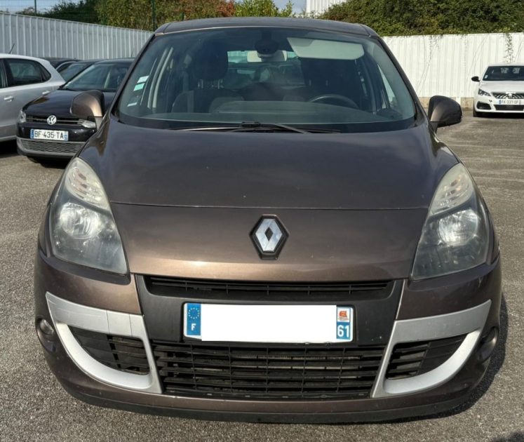 RENAULT MEGANE SCENIC III 1.5 DCI 110CH FAP EXPRESSION EDC ECO² BVA 2011