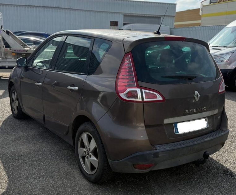 RENAULT MEGANE SCENIC III 1.5 DCI 110CH FAP EXPRESSION EDC ECO² BVA 2011