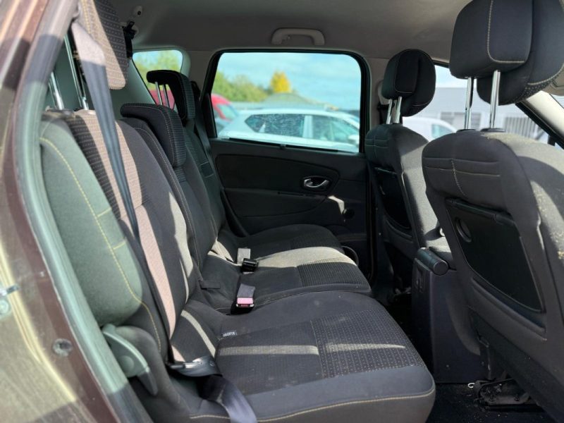 RENAULT MEGANE SCENIC III 1.5 DCI 110CH FAP EXPRESSION EDC ECO² BVA 2011