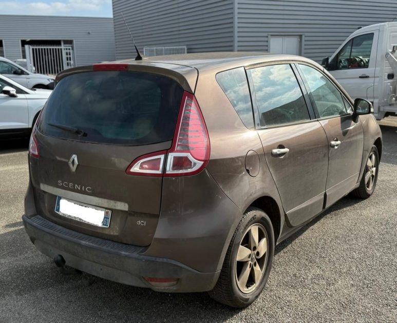 RENAULT MEGANE SCENIC III 1.5 DCI 110CH FAP EXPRESSION EDC ECO² BVA 2011