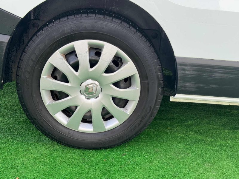 RENAULT TRAFIC 3 COURT 1.6 DCI 95 CH  - 16V TURBO L1H1  