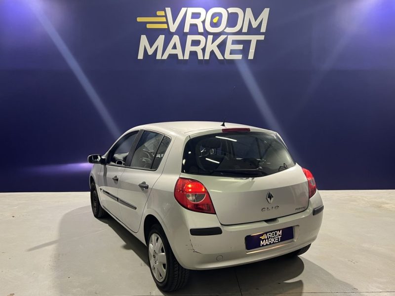 RENAULT CLIO 3 DYNAMIQUE 1.4 16V 98CH 2005