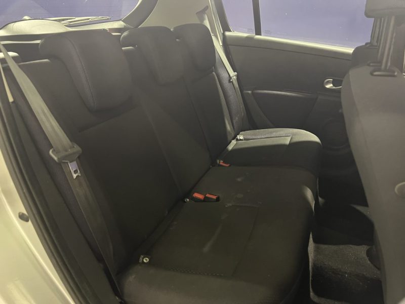 RENAULT CLIO 3 DYNAMIQUE 1.4 16V 98CH 2005