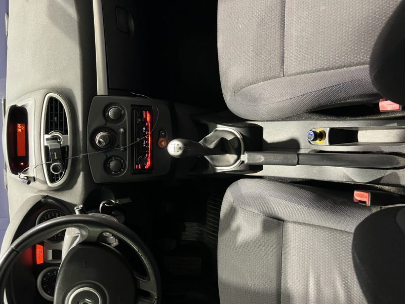 RENAULT CLIO 3 DYNAMIQUE 1.4 16V 98CH 2005