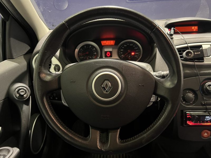 RENAULT CLIO 3 DYNAMIQUE 1.4 16V 98CH 2005