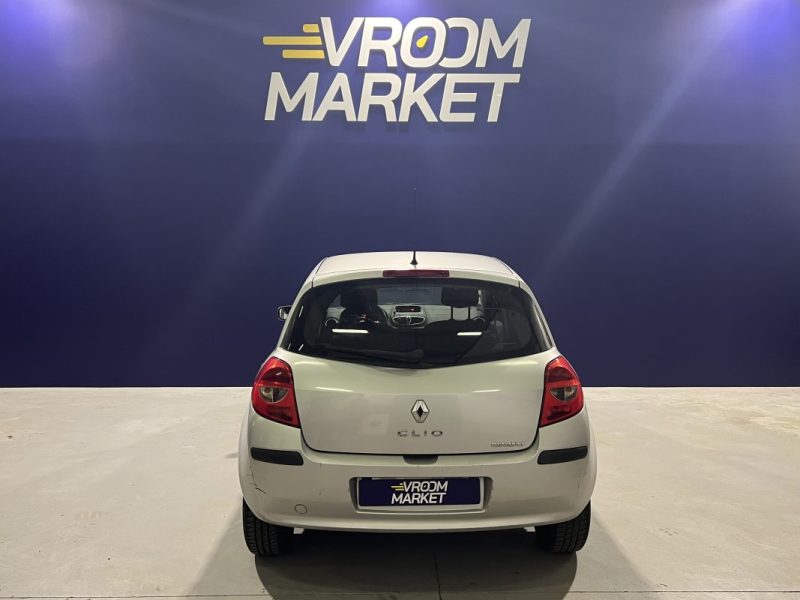 RENAULT CLIO 3 DYNAMIQUE 1.4 16V 98CH 2005