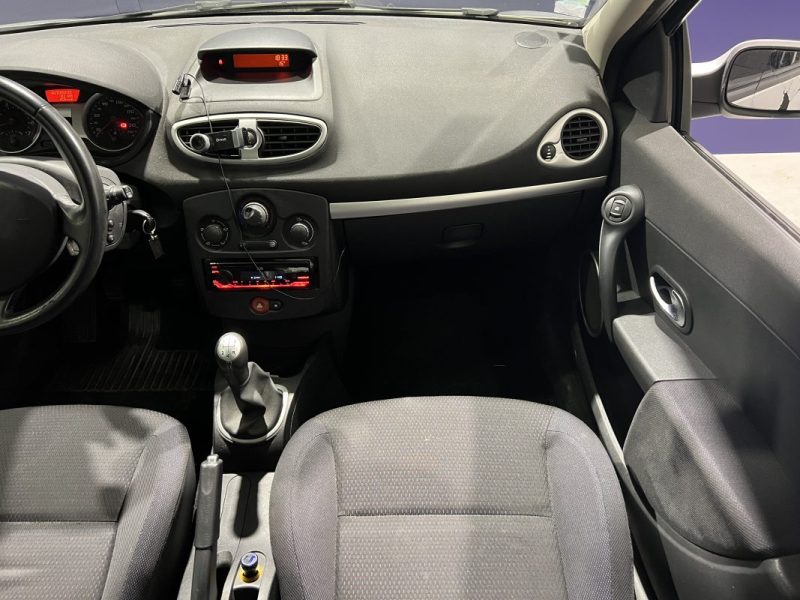 RENAULT CLIO 3 DYNAMIQUE 1.4 16V 98CH 2005