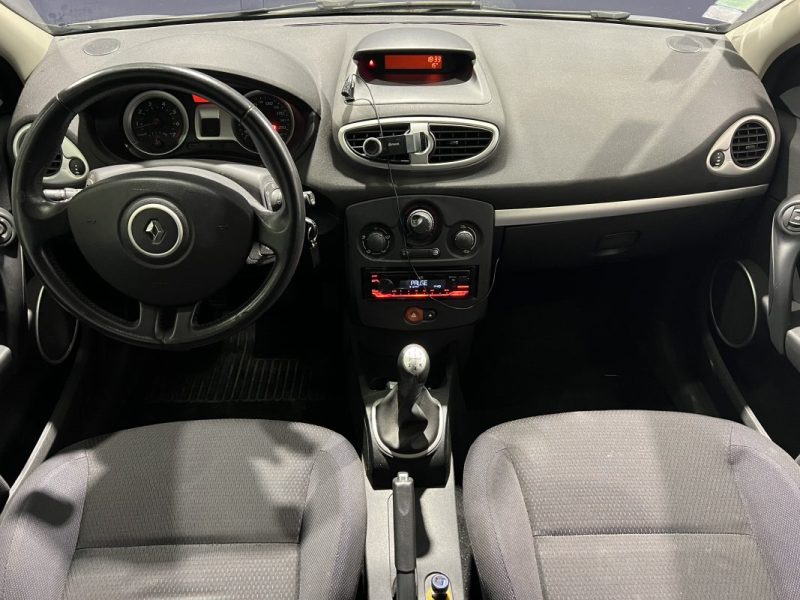 RENAULT CLIO 3 DYNAMIQUE 1.4 16V 98CH 2005