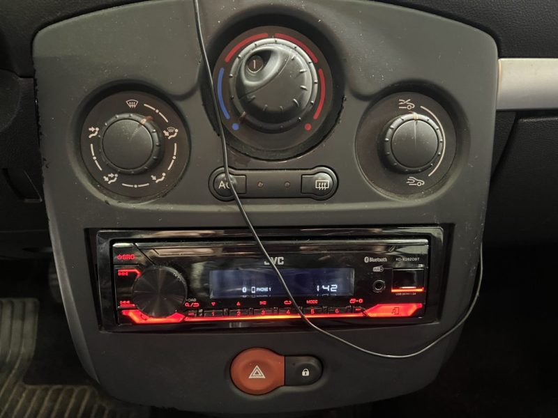 RENAULT CLIO 3 DYNAMIQUE 1.4 16V 98CH 2005