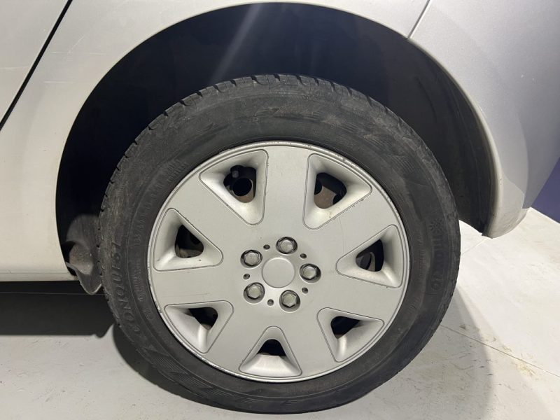 RENAULT CLIO 3 DYNAMIQUE 1.4 16V 98CH 2005