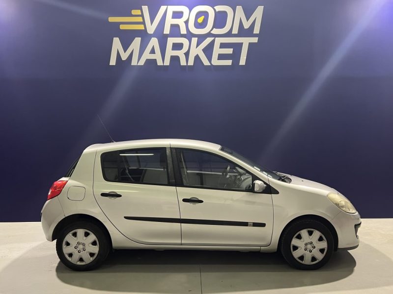 RENAULT CLIO 3 DYNAMIQUE 1.4 16V 98CH 2005