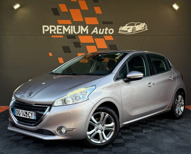 Peugeot 208 VTI 82 cv Allure Distribution Neuve Révision Neuve