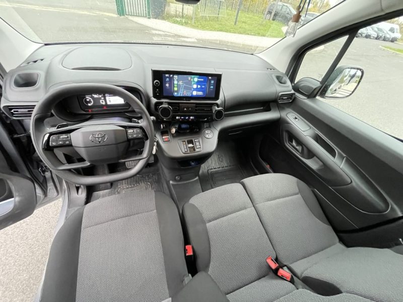 TOYOTA PROACE 3  TOYOTA PROACE CITY (2) FOURGON MEDIUM 1.5 130 D-4D BVA8 DYNAMIC 2025