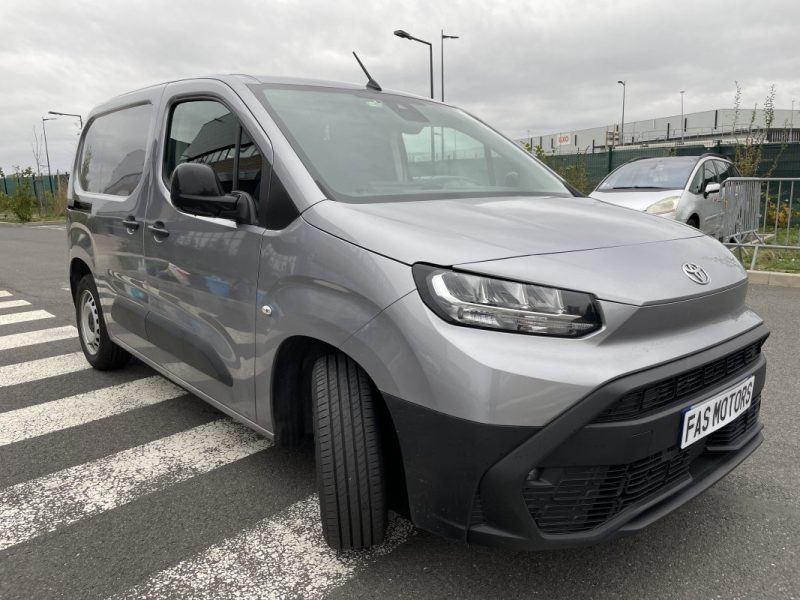 TOYOTA PROACE 3  TOYOTA PROACE CITY (2) FOURGON MEDIUM 1.5 130 D-4D BVA8 DYNAMIC 2025