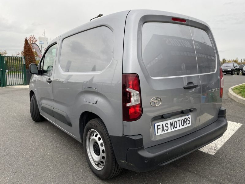 TOYOTA PROACE 3  TOYOTA PROACE CITY (2) FOURGON MEDIUM 1.5 130 D-4D BVA8 DYNAMIC 2025