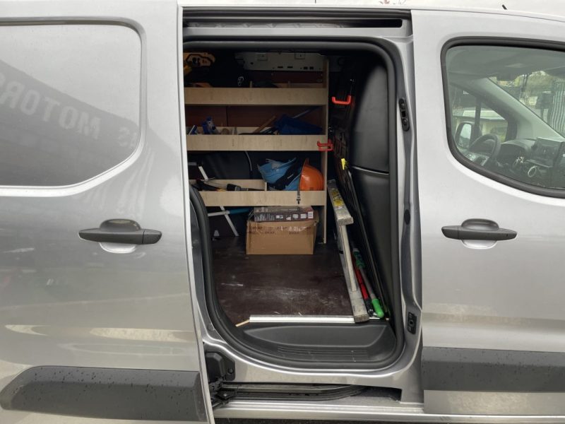 TOYOTA PROACE 3  TOYOTA PROACE CITY (2) FOURGON MEDIUM 1.5 130 D-4D BVA8 DYNAMIC 2025