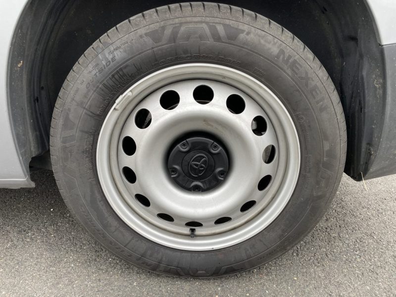 TOYOTA PROACE 3  TOYOTA PROACE CITY (2) FOURGON MEDIUM 1.5 130 D-4D BVA8 DYNAMIC 2025