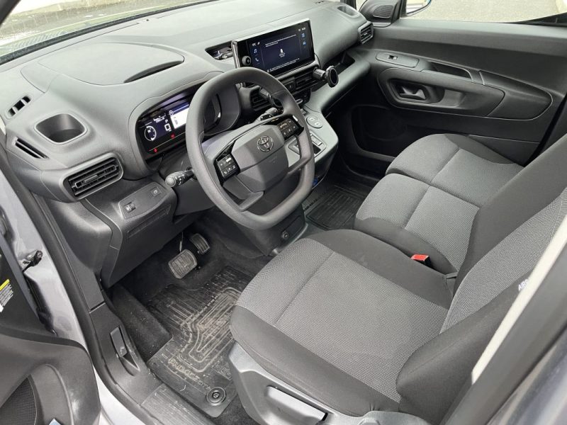 TOYOTA PROACE 3  TOYOTA PROACE CITY (2) FOURGON MEDIUM 1.5 130 D-4D BVA8 DYNAMIC 2025